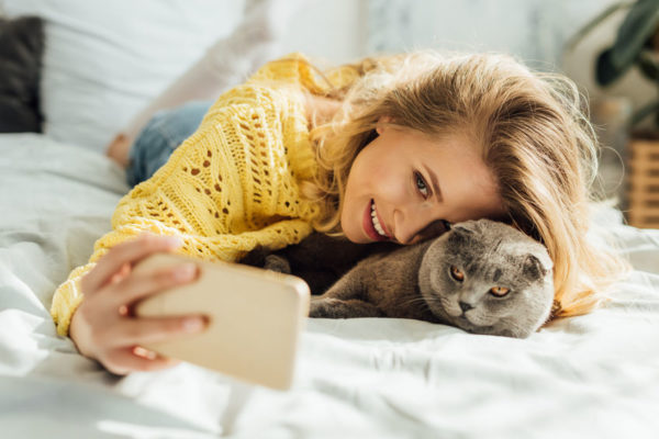 14 Weird Things Cat People Do